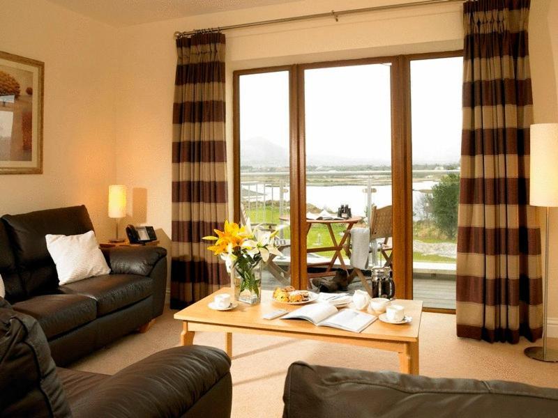Golden'S Cove Apartments At Sneem Hotel Bagian luar foto